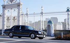 人生初の愛車はv12エンジンを搭載するトヨタ センチュリー 憧れの存在と暮らす歳のオーナーの情熱とは トヨタ 自動車のクルマ情報サイト Gazoo