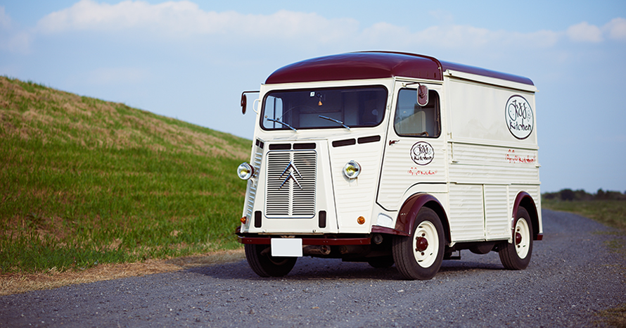 生産から50年以上経ってもキッチンカーとして愛される存在。シトロエン