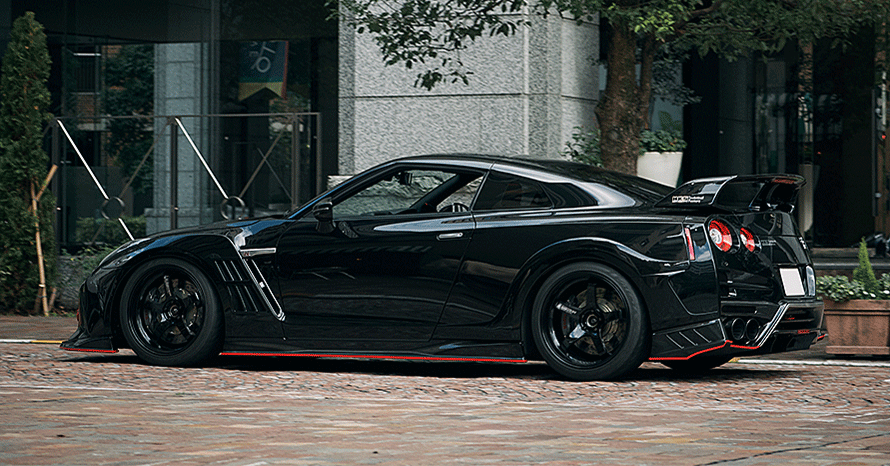 24時間・365日戦うオーナーを魅了する愛車。2014年式日産GT-Rブラック