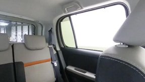 室内1