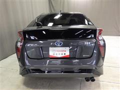 プリウス A 4WD *