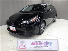 トヨタ プリウス A E-FOUR *
