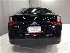 プリウス A E-FOUR *