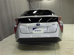 プリウス S E-FOUR