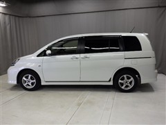 アイシス プラタナ Vセレ 4WD