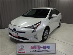 プリウス A E-FOUR *