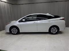 プリウス A E-FOUR *