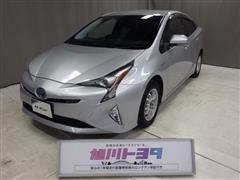 トヨタ プリウス A E-FOUR