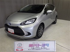 トヨタ　アクア G 4WD