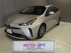 トヨタ プリウス Aプレミアム E-FOUR