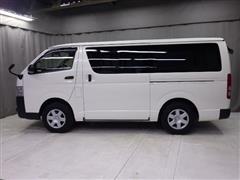 ハイエースV DX 4WD