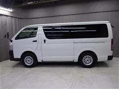 ハイエースV DX 4WD