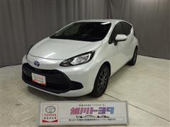 トヨタ　アクア X 4WD *