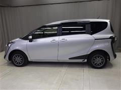 シエンタ X 4WD *