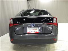 プリウス S E-FOUR *