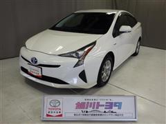 トヨタ プリウス S E-FOUR