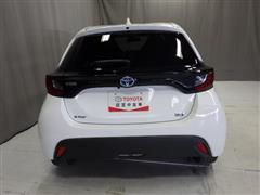 ヤリスHV X 4WD*