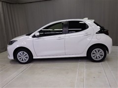 ヤリスHV X 4WD *