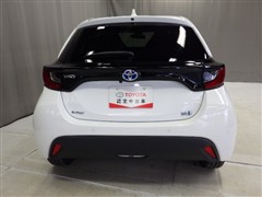ヤリスHV X 4WD *