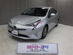 トヨタ プリウス A 4WD