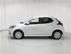 ヤリス ハイブリッド X