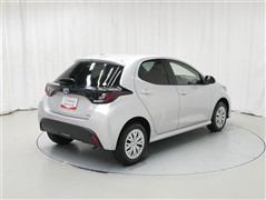 ヤリス ハイブリッド X