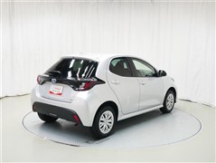 ヤリス ハイブリッド X