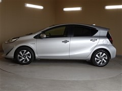 アクア S スタイルブラック