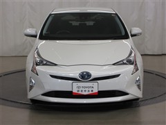 プリウス Sセーフティプラス 4WD
