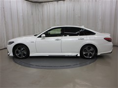 クラウンHV RS アドバンス 4