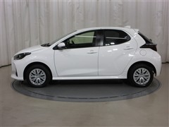 ヤリス HV X 4WD