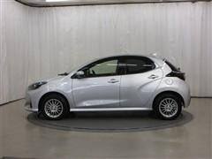 ヤリス HV X 4WD