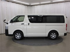 ハイエースV DX 4WD