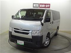トヨタ ハイエースバン デラックス
