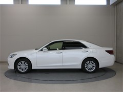 クラウンHEV ロイヤルサルーン4