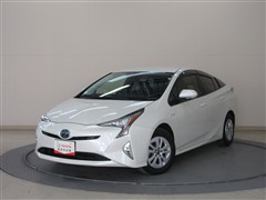 トヨタ プリウス Sセーフティープラス4WD