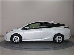 プリウス Sセーフティープラス4WD