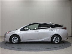 プリウス Aプレミアム 4WD