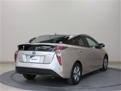 プリウス Aプレミアム 4WD