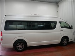 ハイエースWグランドキャビン4WD