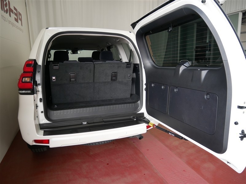 tX様 ランドクルーザープラド（トヨタ）TX 5人乗り仕様 パッケージ