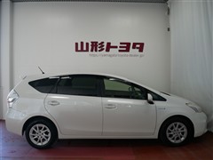 プリウスアルファ S