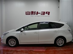 プリウスアルファ S