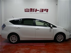 プリウスアルファ S