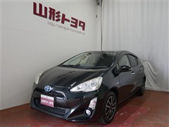 トヨタ　アクア S スタイルブラック