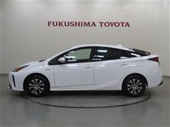 プリウス A E-Four