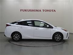 プリウス A E-Four