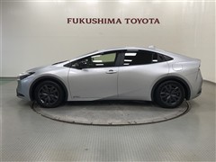 プリウス X E-Four