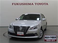 トヨタ　クラウンHEV ロイヤルサルーンFour