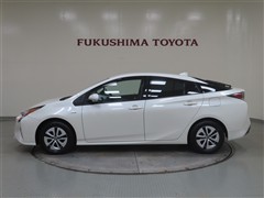 プリウス A E-Four